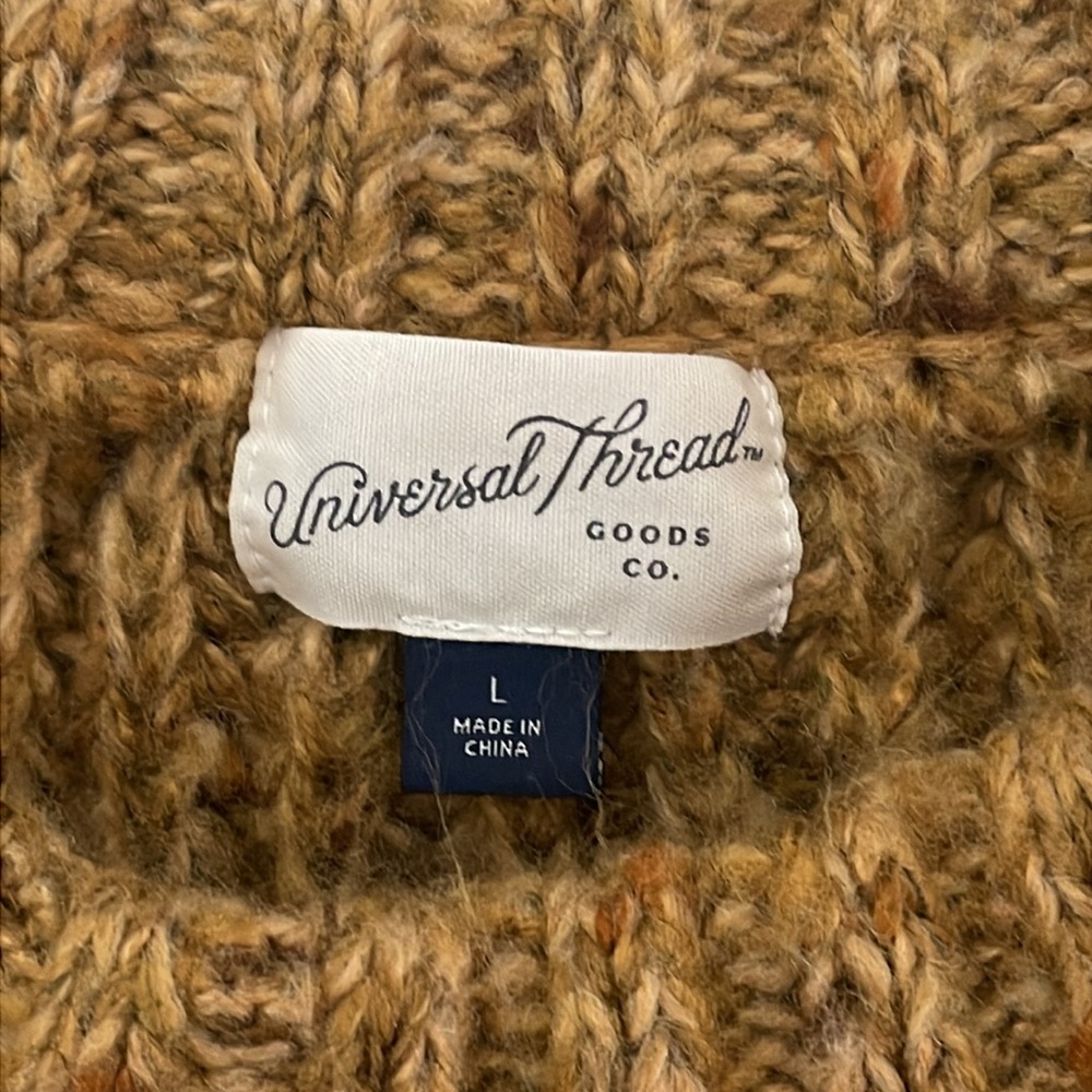 Universal Threads Ladies Chunky Oversized Gold Sw… - image 2